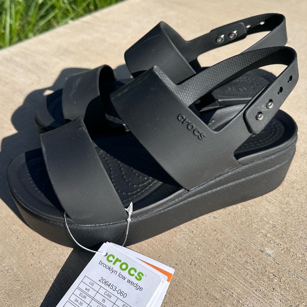 Crocs Women's Brooklyn Low Wedge Platform Sandal